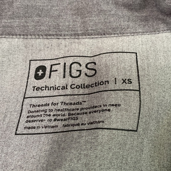 Figs scrub top - Picture 3 of 4